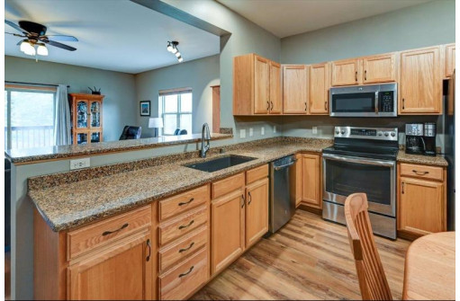 543 Kelvington Drive 4, Sun Prairie, WI 53590