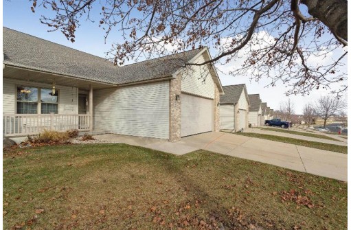 3072 Rebel Drive, Sun Prairie, WI 53590