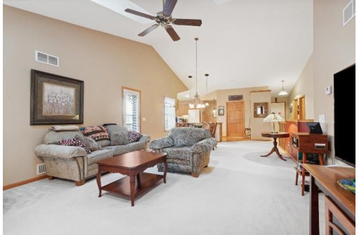 3072 Rebel Drive, Sun Prairie, WI 53590