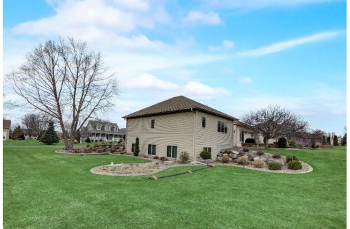 6630 Longhorn Lane, Sun Prairie, WI 53590