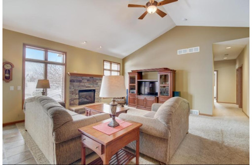 6630 Longhorn Lane, Sun Prairie, WI 53590