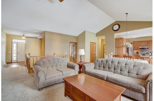 6630 Longhorn Lane, Sun Prairie, WI 53590