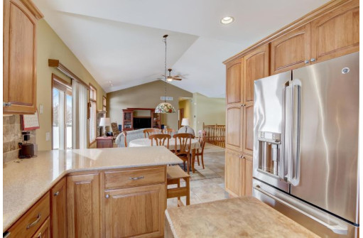 6630 Longhorn Lane, Sun Prairie, WI 53590