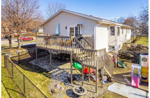 633 Naragansett Avenue, Baraboo, WI 53913