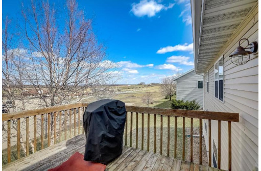 1818 Fjord Pass, Mount Horeb, WI 53572