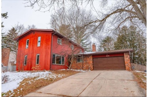 1614 S Gateway Street, Middleton, WI 53562