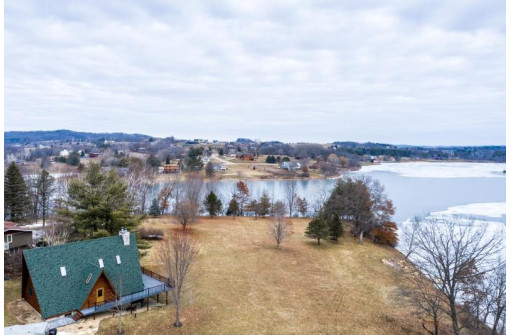 S1267 Summit Point Drive, La Valle, WI 53941