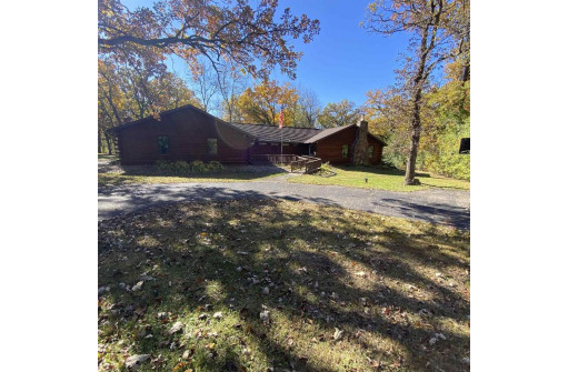 5322 W Deer Run Parkway, Beloit, WI 53511