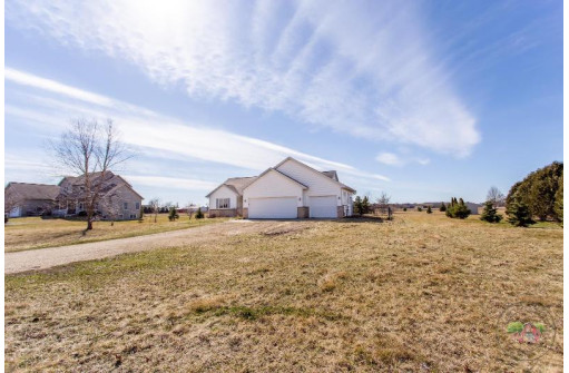 N8977 Hughes Road, Belleville, WI 53508