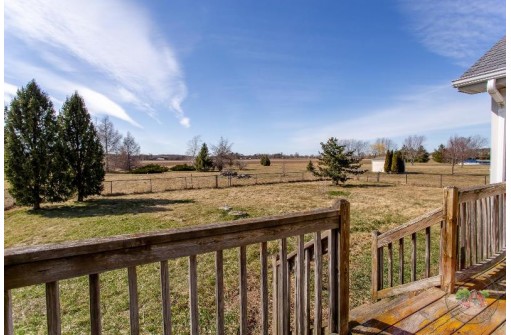 N8977 Hughes Road, Belleville, WI 53508