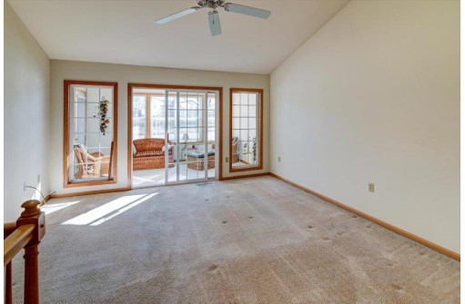 102 N Musket Ridge Drive, Sun Prairie, WI 53590