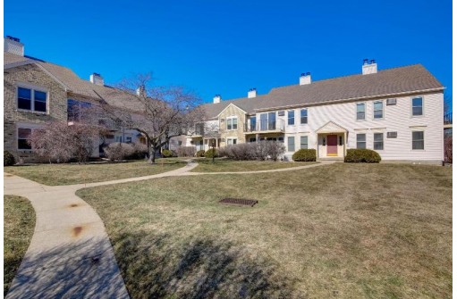 6750 Park Ridge Drive C, Madison, WI 53719