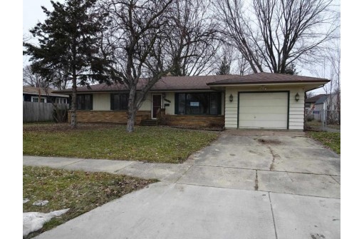 2711 Hyacinth Avenue, Janesville, WI 53545