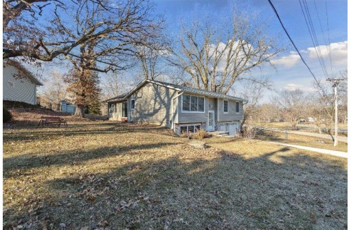 2375 E Hill Drive, Fitchburg, WI 53711