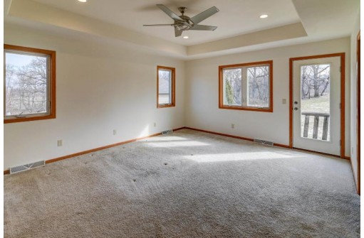 3135 Castleton Crossing, Sun Prairie, WI 53590