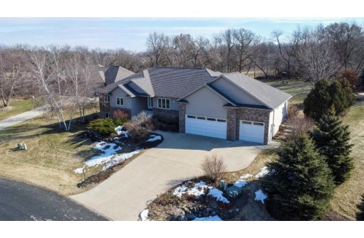 3135 Castleton Crossing, Sun Prairie, WI 53590