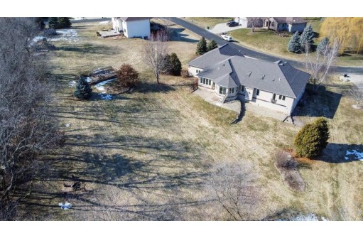 3135 Castleton Crossing, Sun Prairie, WI 53590