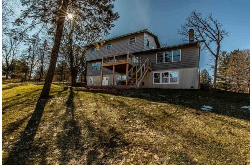 W7598 Kuenzi Lane, Blanchardville, WI 53516