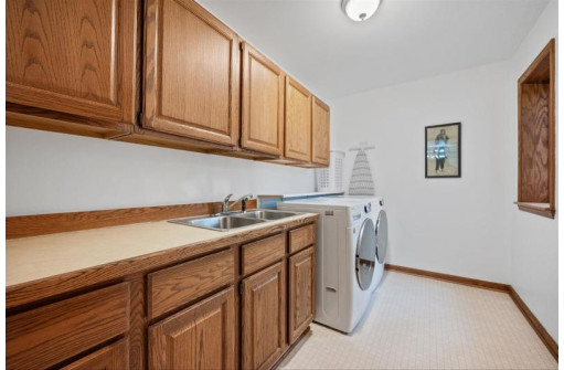 7760 Bittersweet Court, Middleton, WI 53562