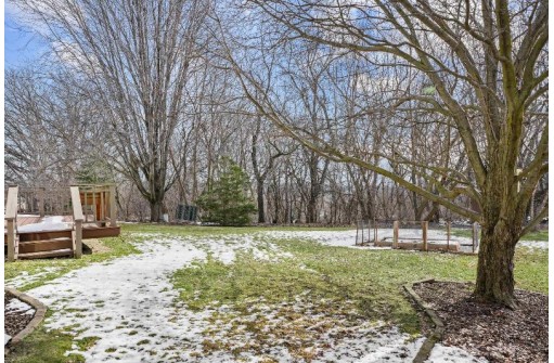 7201 Gladstone Drive, Madison, WI 53719