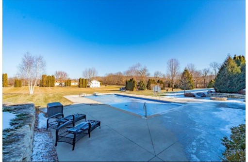 W14024 Crestview Drive, Prairie Du Sac, WI 53578