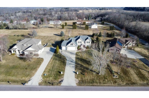 W14024 Crestview Drive, Prairie Du Sac, WI 53578