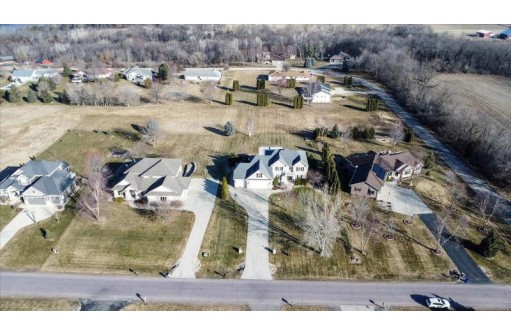 W14024 Crestview Drive, Prairie Du Sac, WI 53578