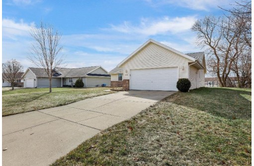 3274 Widgeon Drive, Janesville, WI 53546