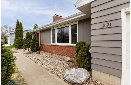 1821 Sheridan Drive, Madison, WI 53704