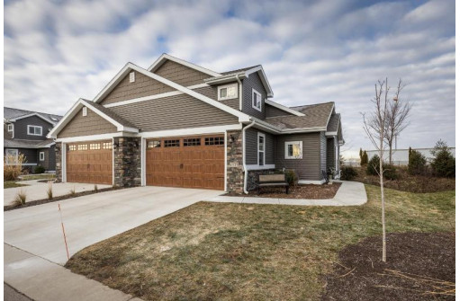 6535 Cortland Park Drive, DeForest, WI 53532