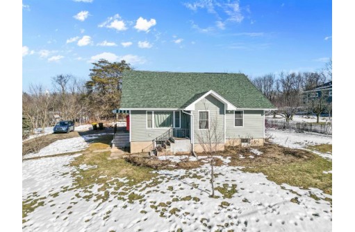 10906 Cave Of The Mounds Road, Blue Mounds, WI 53517