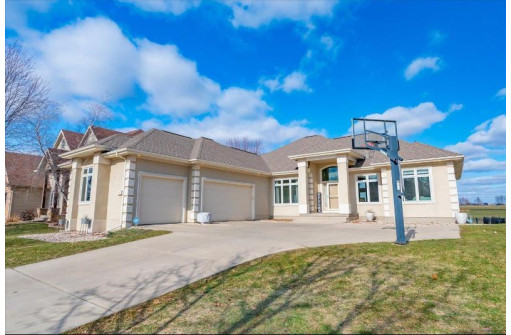 624 N Meadowbrook Lane, Waunakee, WI 53597