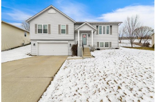 600 Brookstone Way, Watertown, WI 53094