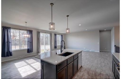 1202 Twisted Branch Way, Sun Prairie, WI 53590