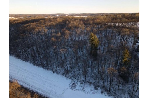 5.57 M/L ACRES Moen Valley Road, Black Earth, WI 53515