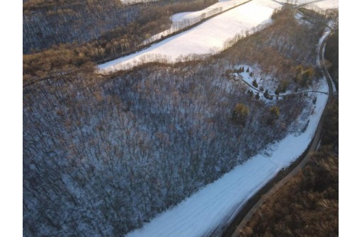 5.57 M/L ACRES Moen Valley Road, Black Earth, WI 53515