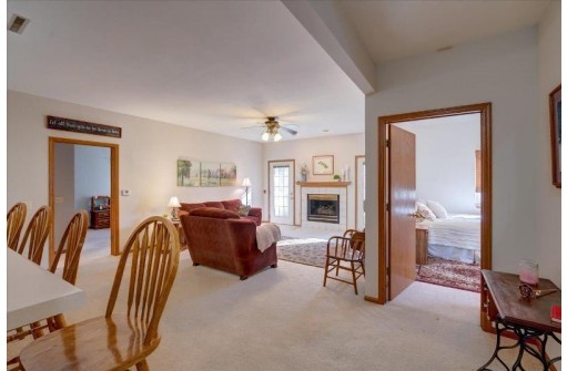 2823 Cimarron Trail, Madison, WI 53719