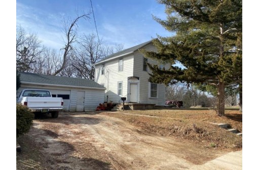 913 W Fulton Street, Edgerton, WI 53534