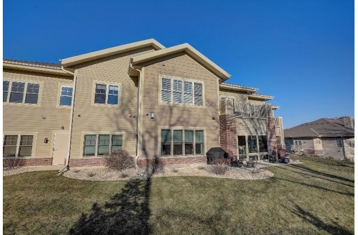 9045 Hawks Reserve Lane 203, Verona, WI 53593