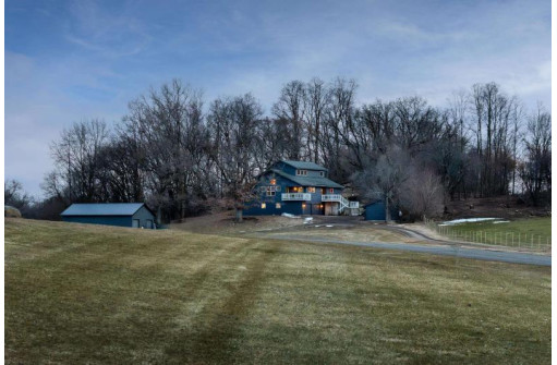 4685 Schneider Drive, Oregon, WI 53575