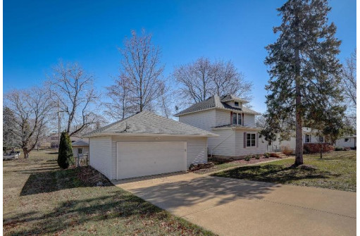 12 N Western Avenue, Deerfield, WI 53531