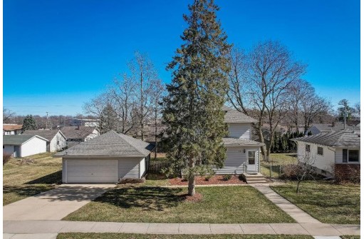 12 N Western Avenue, Deerfield, WI 53531