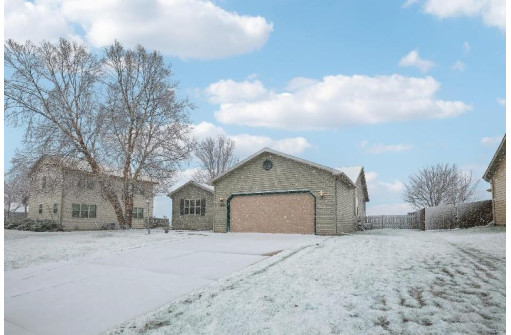 1391 Swordleaf Lane, Sun Prairie, WI 53590