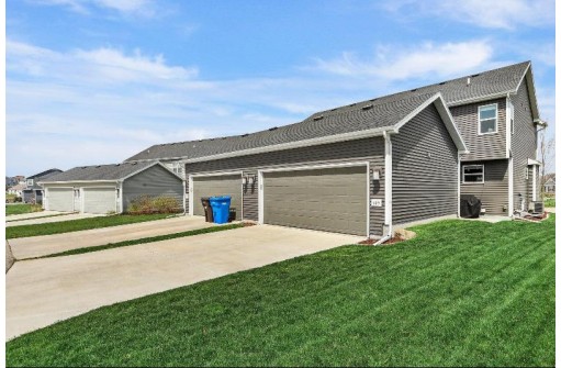 639 E Chapel Royal Drive, Verona, WI 53593