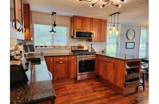 W7779 Lamp Road, Fort Atkinson, WI 53538-95