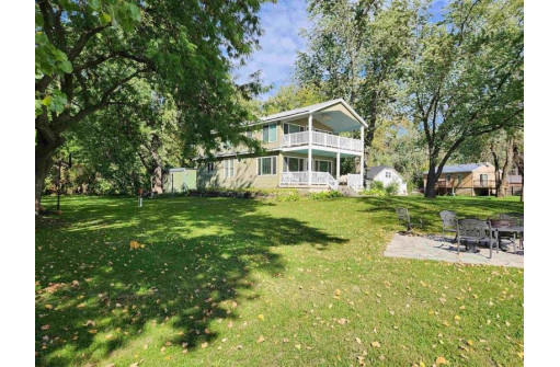 W7779 Lamp Road, Fort Atkinson, WI 53538-95