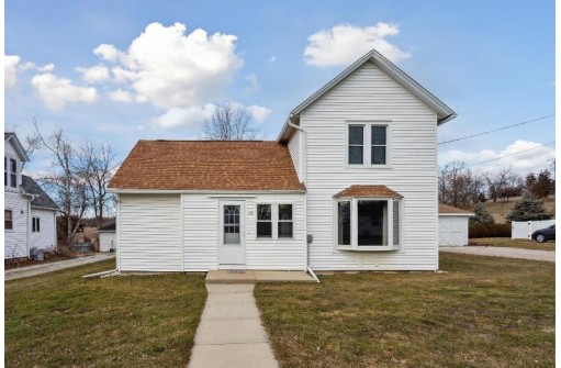 318 Franklin Street, Genoa City, WI 53128