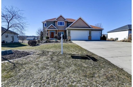 6437 Nature Valley Drive, Waunakee, WI 53597