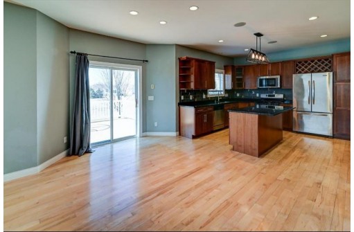 6437 Nature Valley Drive, Waunakee, WI 53597