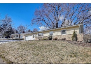 2506 Westbrook Lane Madison, WI 53711